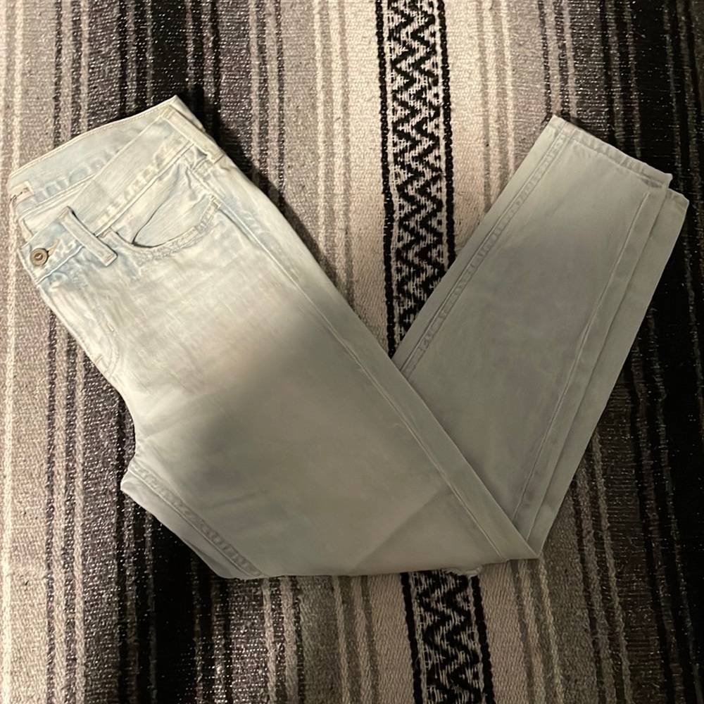 Hollister light wash ripped  skinny jeans *sz 3/ w 26